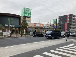 スーパー「サミット」(尻手駅前)